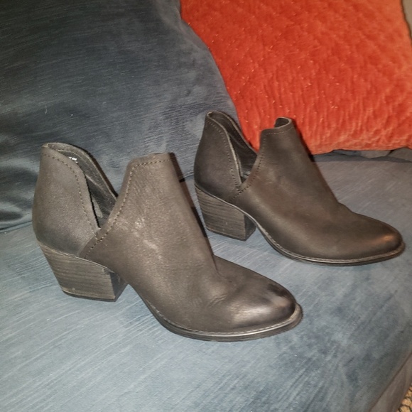 Shoes - Picture 2 of 2